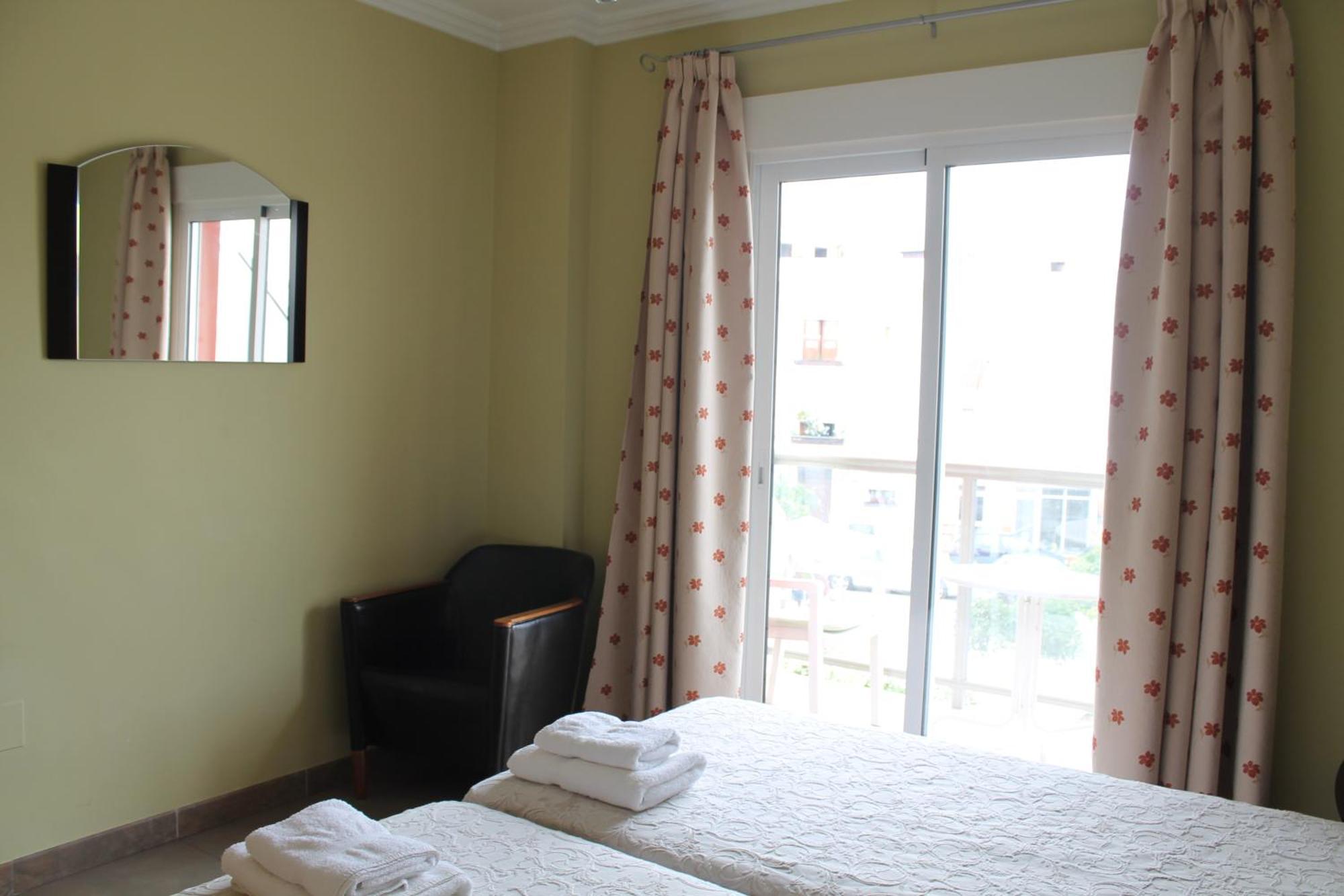 Apartamentos Turisticos Plaza Del Olvido Nerja Exterior foto